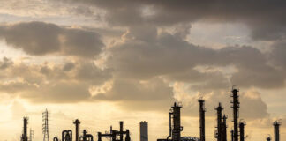 Oil Barrels Past Century Mark as Iran Arms Itself with Russian Intelligence