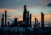 Oil Shock Spreads From Gulf Terminals to Asian Stock Markets and European Gas Hubs