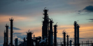 Oil Shock Spreads From Gulf Terminals to Asian Stock Markets and European Gas Hubs