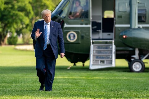 President_Trump_Returns_to_the_White_House_50008588913