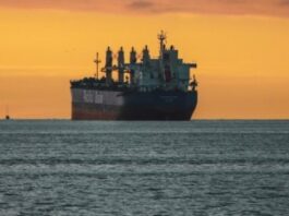 Oil Market Reacts to Potential US-Iran Diplomacy, Triggering Price Decline