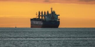 Oil Market Reacts to Potential US-Iran Diplomacy, Triggering Price Decline