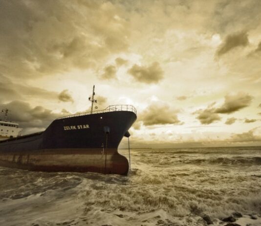 US-Iran Negotiations Impact Economic Interests: Frozen Assets and Trade Routes